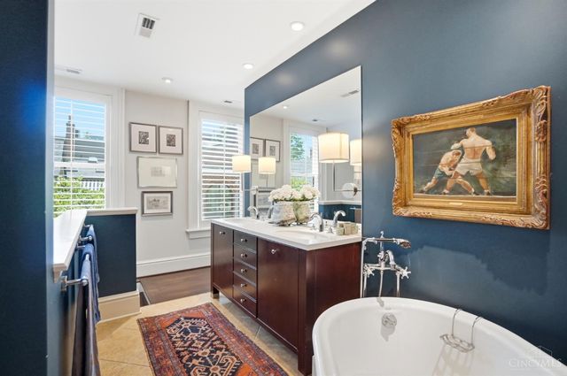 548 Liberty Hill, Cincinnati, OH 45202