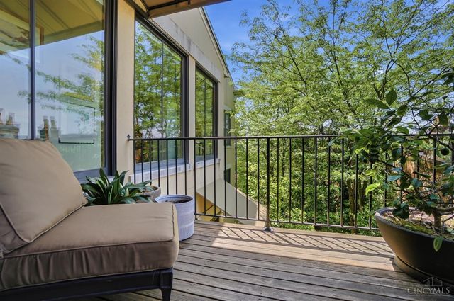 548 Liberty Hill, Cincinnati, OH 45202