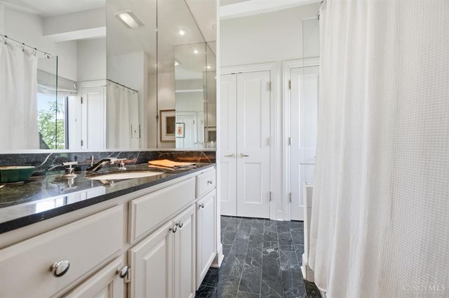 548 Liberty Hill, Cincinnati, OH 45202