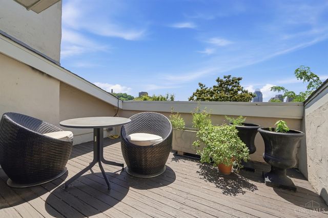 548 Liberty Hill, Cincinnati, OH 45202