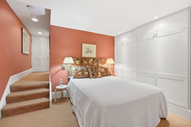 548 Liberty Hill, Cincinnati, OH 45202