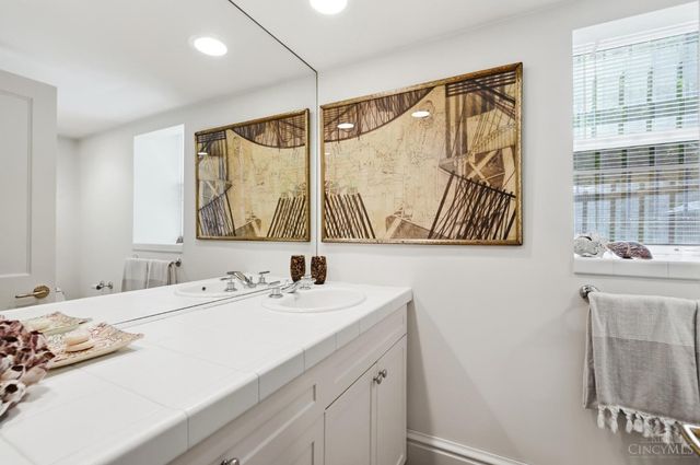 548 Liberty Hill, Cincinnati, OH 45202