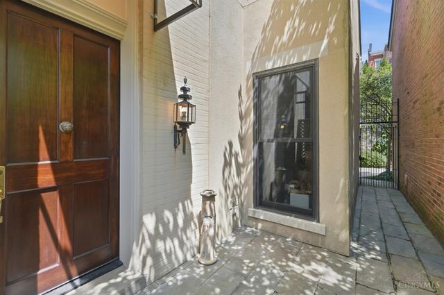 548 Liberty Hill, Cincinnati, OH 45202
