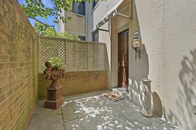548 Liberty Hill, Cincinnati, OH 45202