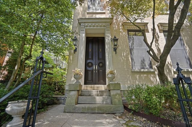 548 Liberty Hill, Cincinnati, OH 45202