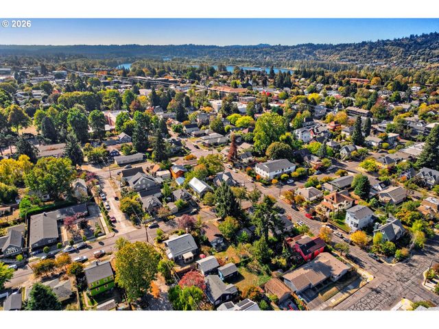1404 Se LAFAYETTE St, Portland, OR 97202