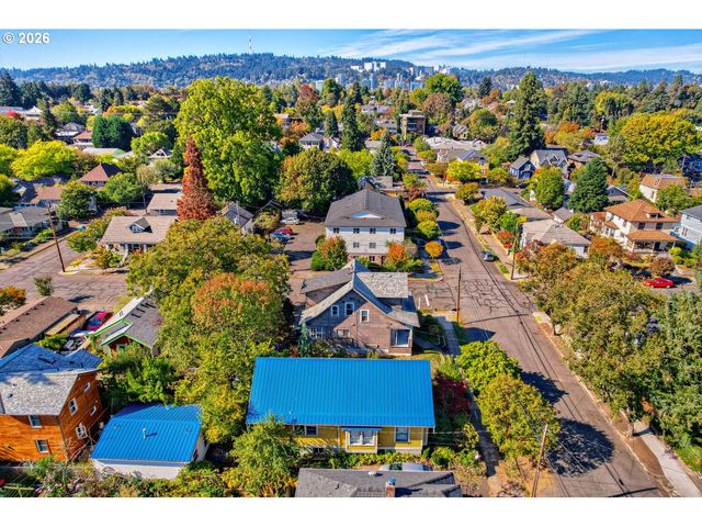 1404 Se LAFAYETTE St, Portland, OR 97202