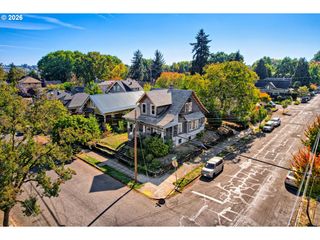 1404 Se LAFAYETTE St, Portland, OR 97202