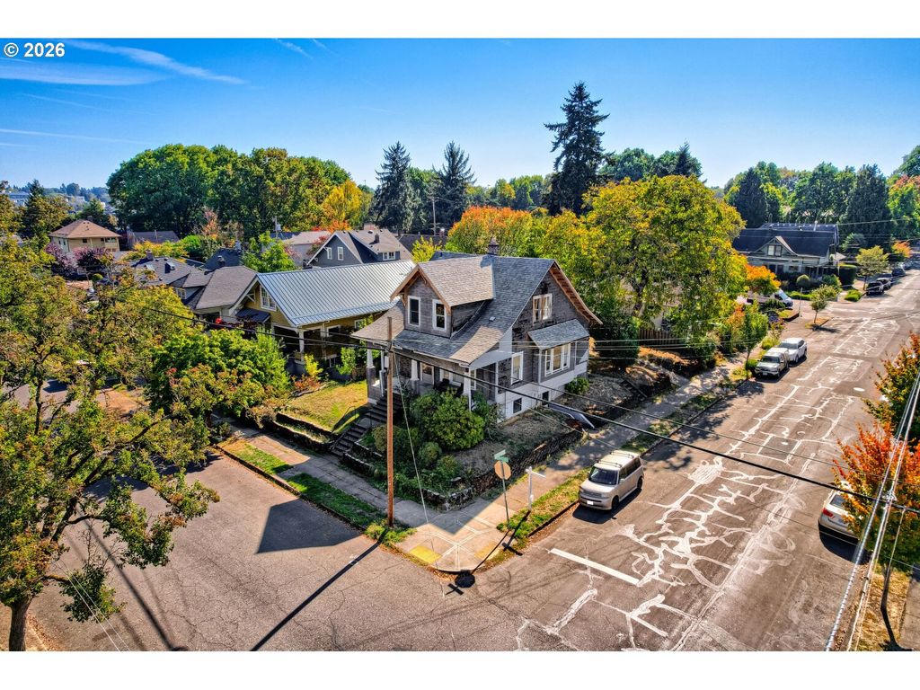 1404 Se LAFAYETTE St, Portland, OR 97202