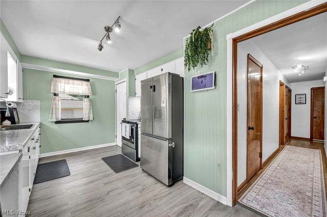 7241 Greenleaf Avenue, Parma, OH 44130