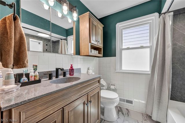 7241 Greenleaf Avenue, Parma, OH 44130