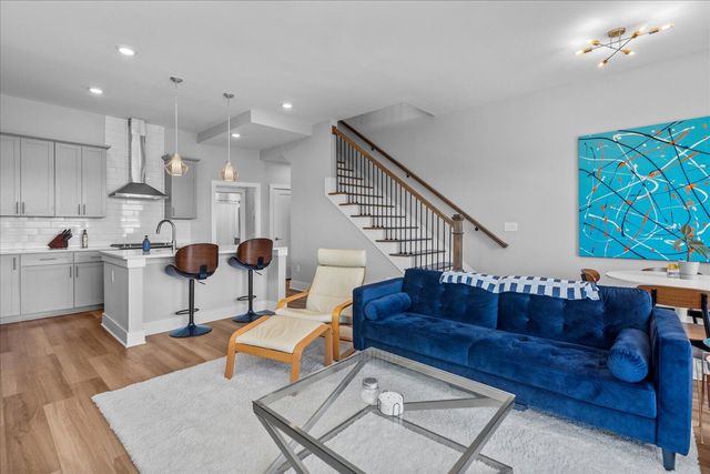 697 Burnside Place, Chattanooga, TN 37408