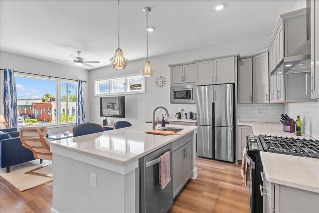 697 Burnside Place, Chattanooga, TN 37408