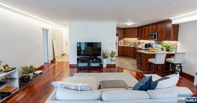 1055 River Road 302, Edgewater, NJ 07020