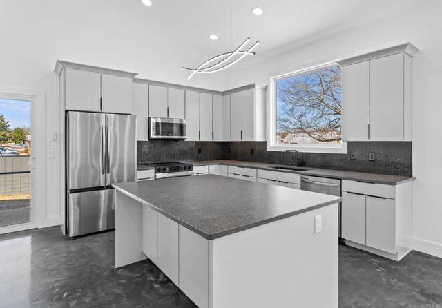 1001 Bluebird Lane, Mountain Home, AR 72653