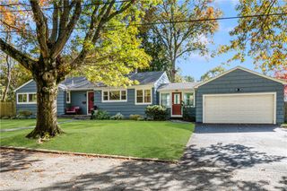 6 Conway Drive, Barrington, RI 02806