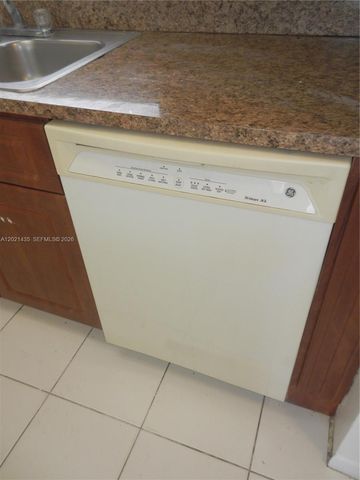 6020 Shakerwood Cir 105, Tamarac, FL 33319