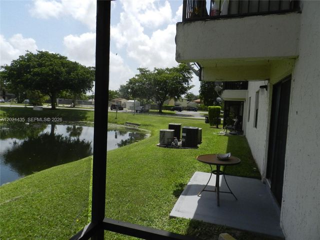 6020 Shakerwood Cir 105, Tamarac, FL 33319