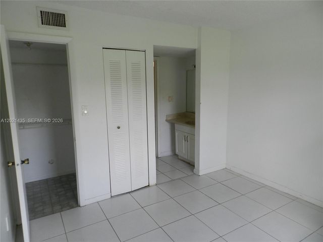 6020 Shakerwood Cir 105, Tamarac, FL 33319