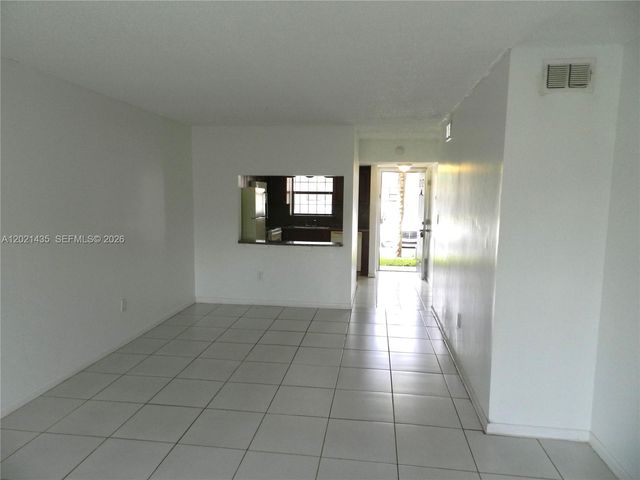 6020 Shakerwood Cir 105, Tamarac, FL 33319