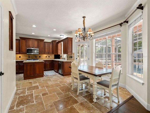 515 W PALM VALLEY DRIVE, Oviedo, FL 32765