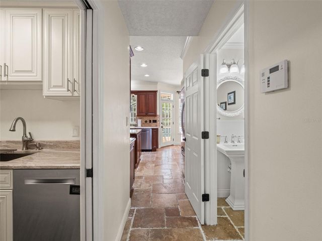 515 W PALM VALLEY DRIVE, Oviedo, FL 32765