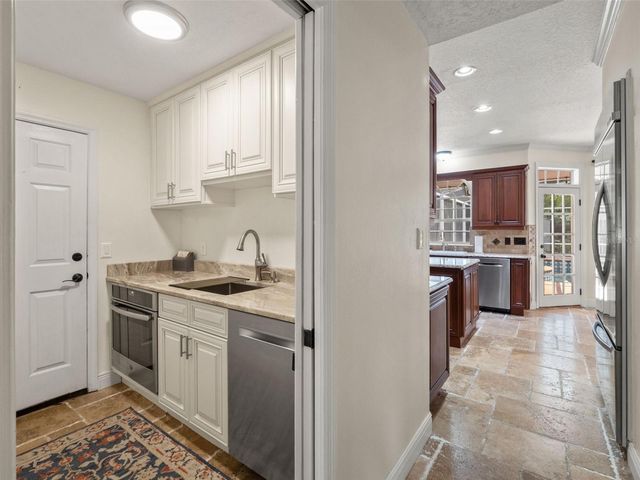 515 W PALM VALLEY DRIVE, Oviedo, FL 32765