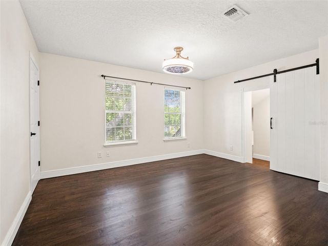 515 W PALM VALLEY DRIVE, Oviedo, FL 32765