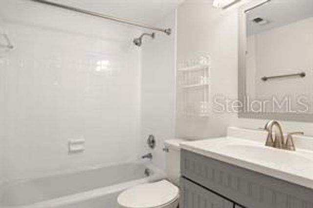 101 N GRANDVIEW STREET 203, Mount Dora, FL 32757