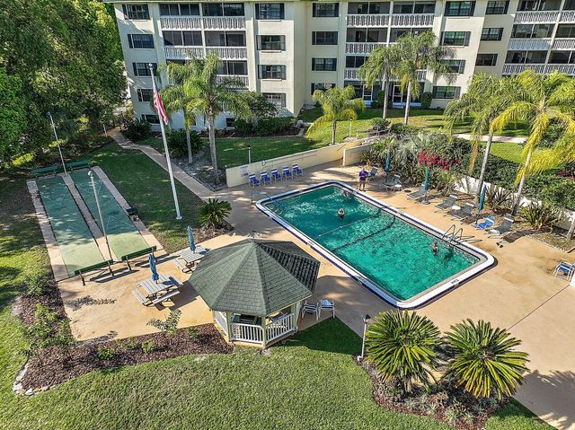 101 N GRANDVIEW STREET 203, Mount Dora, FL 32757