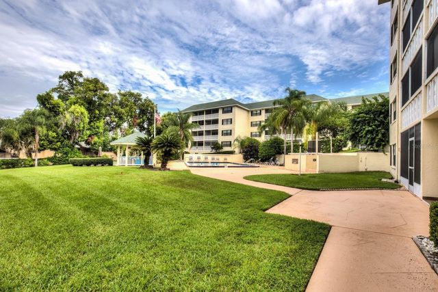 101 N GRANDVIEW STREET 203, Mount Dora, FL 32757