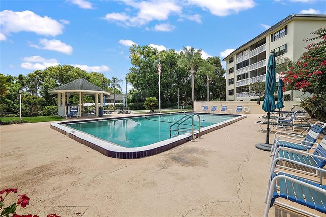 101 N GRANDVIEW STREET 203, Mount Dora, FL 32757