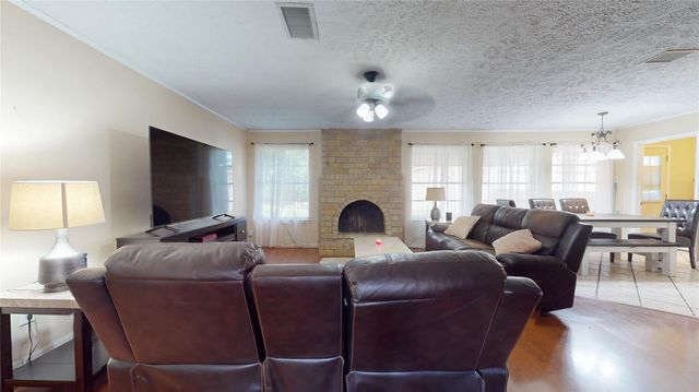 9867 Sageaspen Lane, Houston, TX 77089