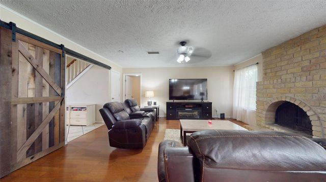 9867 Sageaspen Lane, Houston, TX 77089