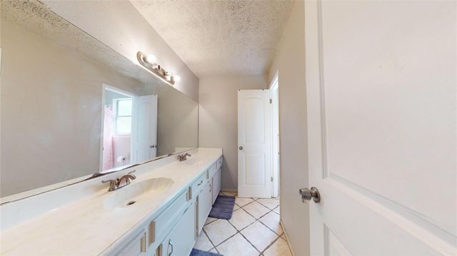 9867 Sageaspen Lane, Houston, TX 77089