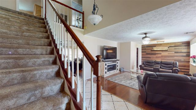 9867 Sageaspen Lane, Houston, TX 77089