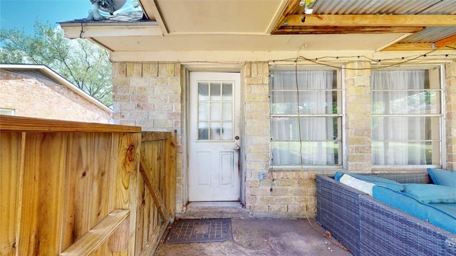 9867 Sageaspen Lane, Houston, TX 77089