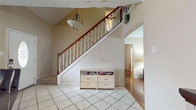 9867 Sageaspen Lane, Houston, TX 77089