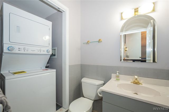 10 Woodpointe 10, Amherst, NY 14221