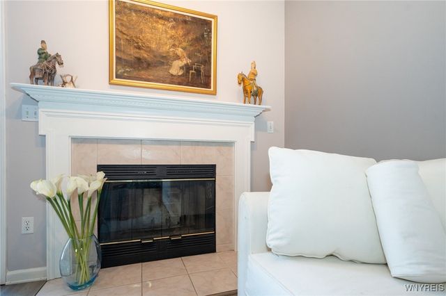 10 Woodpointe 10, Amherst, NY 14221