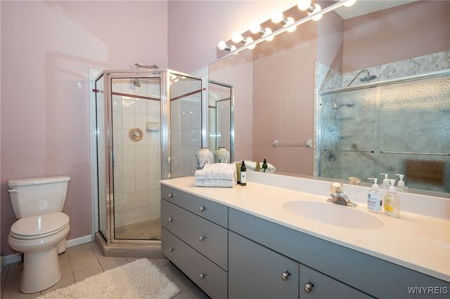 10 Woodpointe 10, Amherst, NY 14221