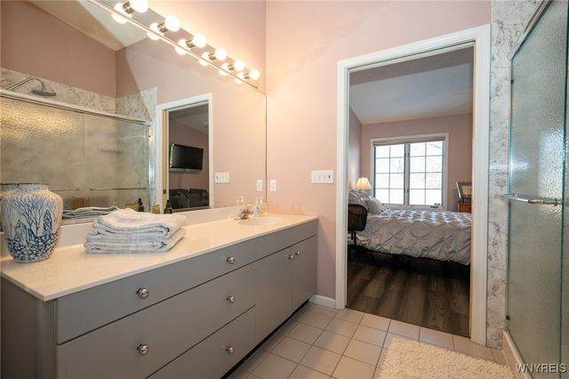 10 Woodpointe 10, Amherst, NY 14221