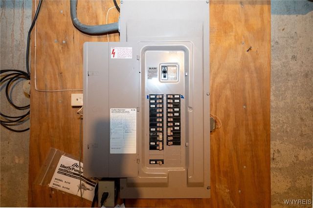 10 Woodpointe 10, Amherst, NY 14221