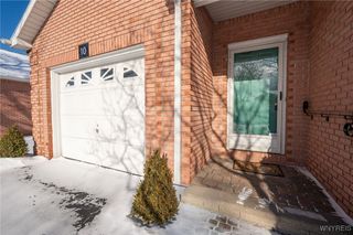 10 Woodpointe 10, Amherst, NY 14221