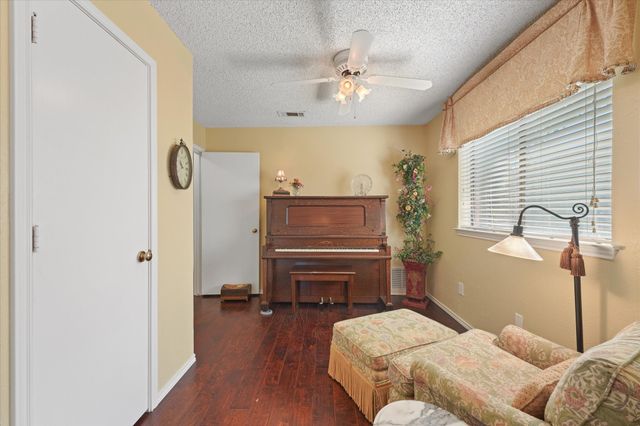 2833 Stoneridge Drive, Garland, TX 75044