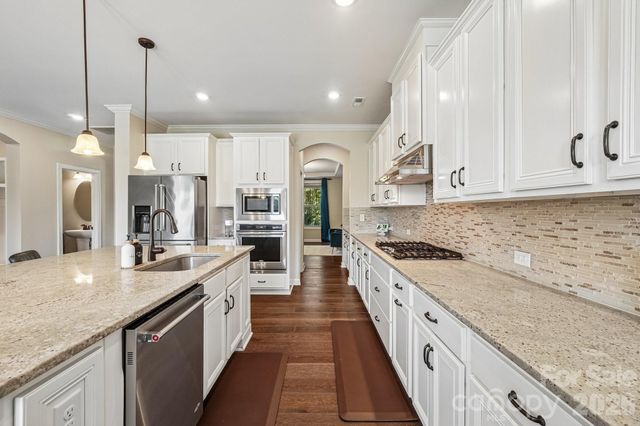 8337 Breton Way, Harrisburg, NC 28075