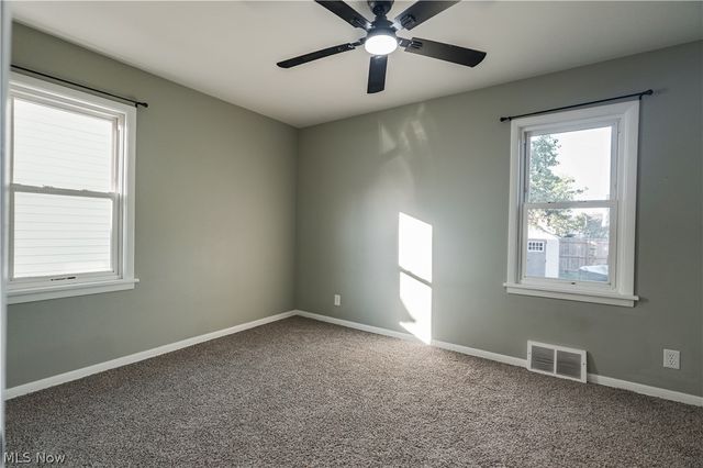 395 E 324th Street, Willowick, OH 44095