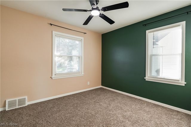395 E 324th Street, Willowick, OH 44095