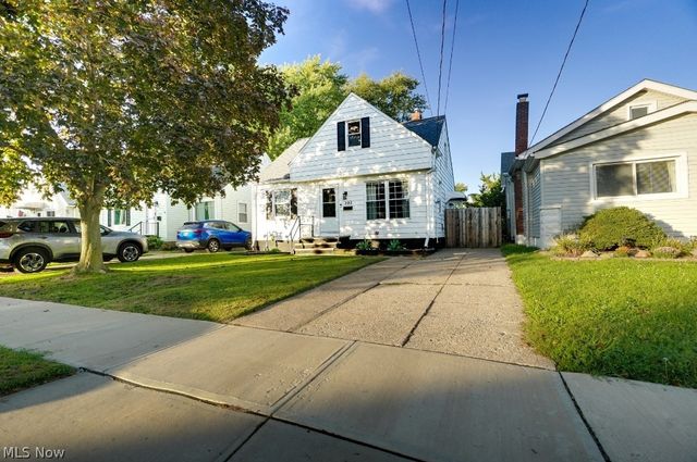 395 E 324th Street, Willowick, OH 44095