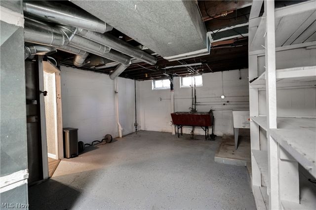 395 E 324th Street, Willowick, OH 44095
